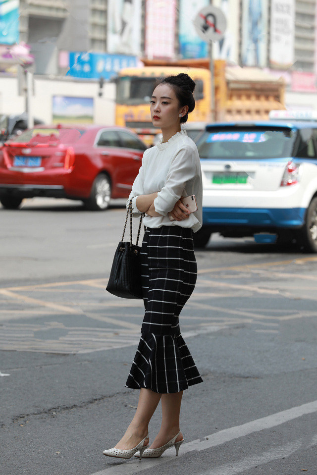  半身裙：穿搭要彰显气质, 选择精致裙装, 让你美的很有格调