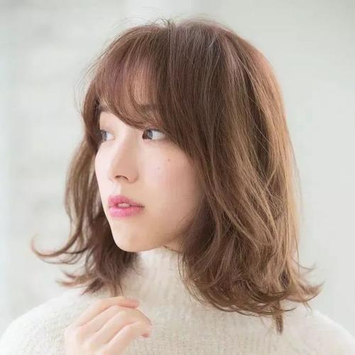 你的发型已经out了，2018流行这4款短发！