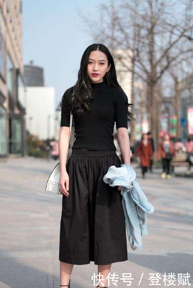 「修饰出颈部的纤细」脱掉你的老爹鞋吧,今年流行的是“吊兰鞋”,高雅不过时明星都爱