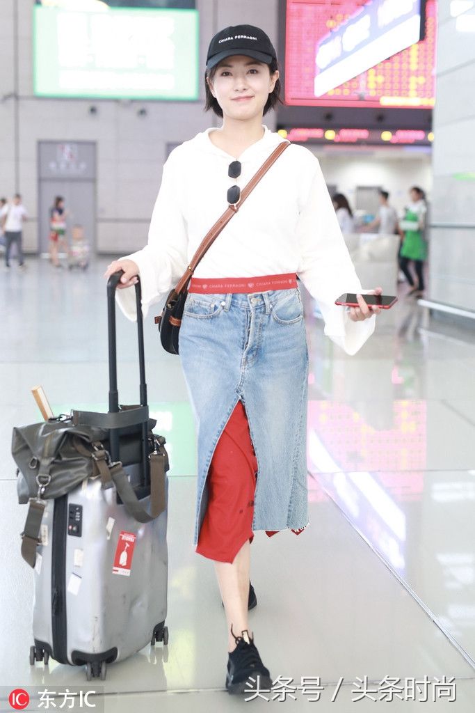 秋天是卫衣星人的天下 看女神江疏影如何花样穿卫衣