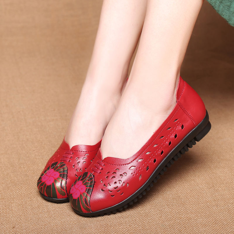 传统恨天高真俗气!今夏舒适凉鞋很受宠，尽显纤纤玉足