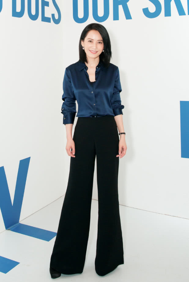 俞飞鸿穿错衣服瞬间矮了一截，请直接忽略腰部以下的裤子！