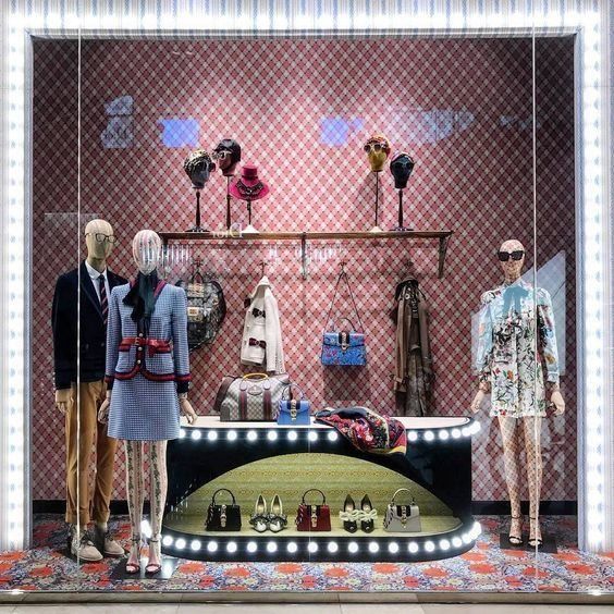 没想到!她把《演戏攻略》中的元素用在橱窗里，高级炸了!