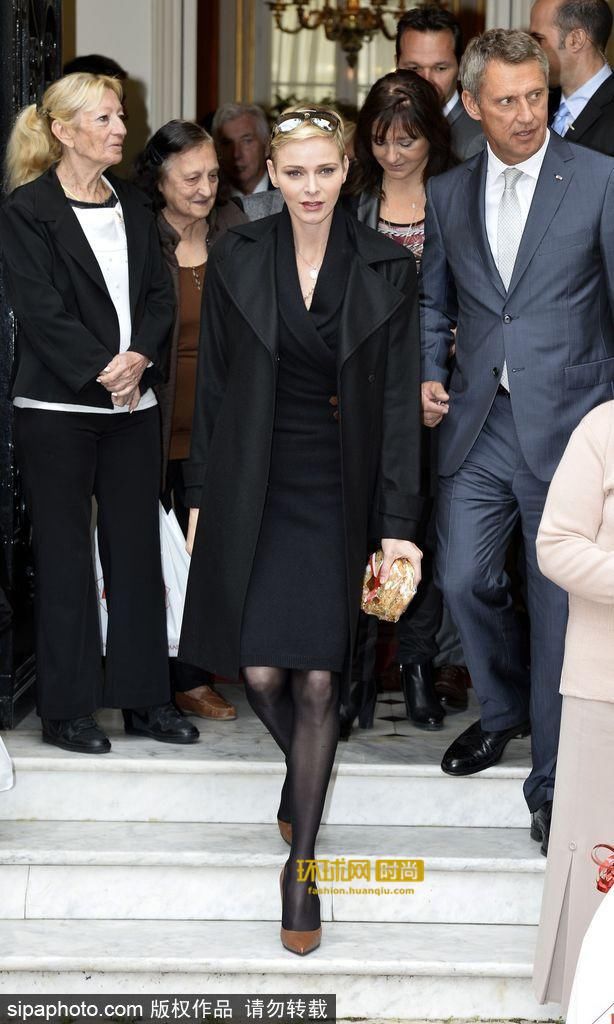 四十岁的摩纳哥夏琳王妃 一年四季都很会穿