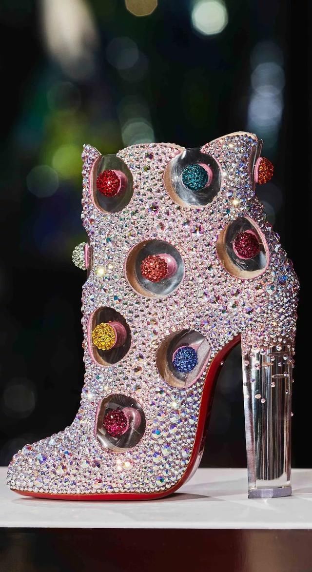 Maison Margiela专治时尚网瘾综合症 Viktor&amp;Rolf 25周年回顾