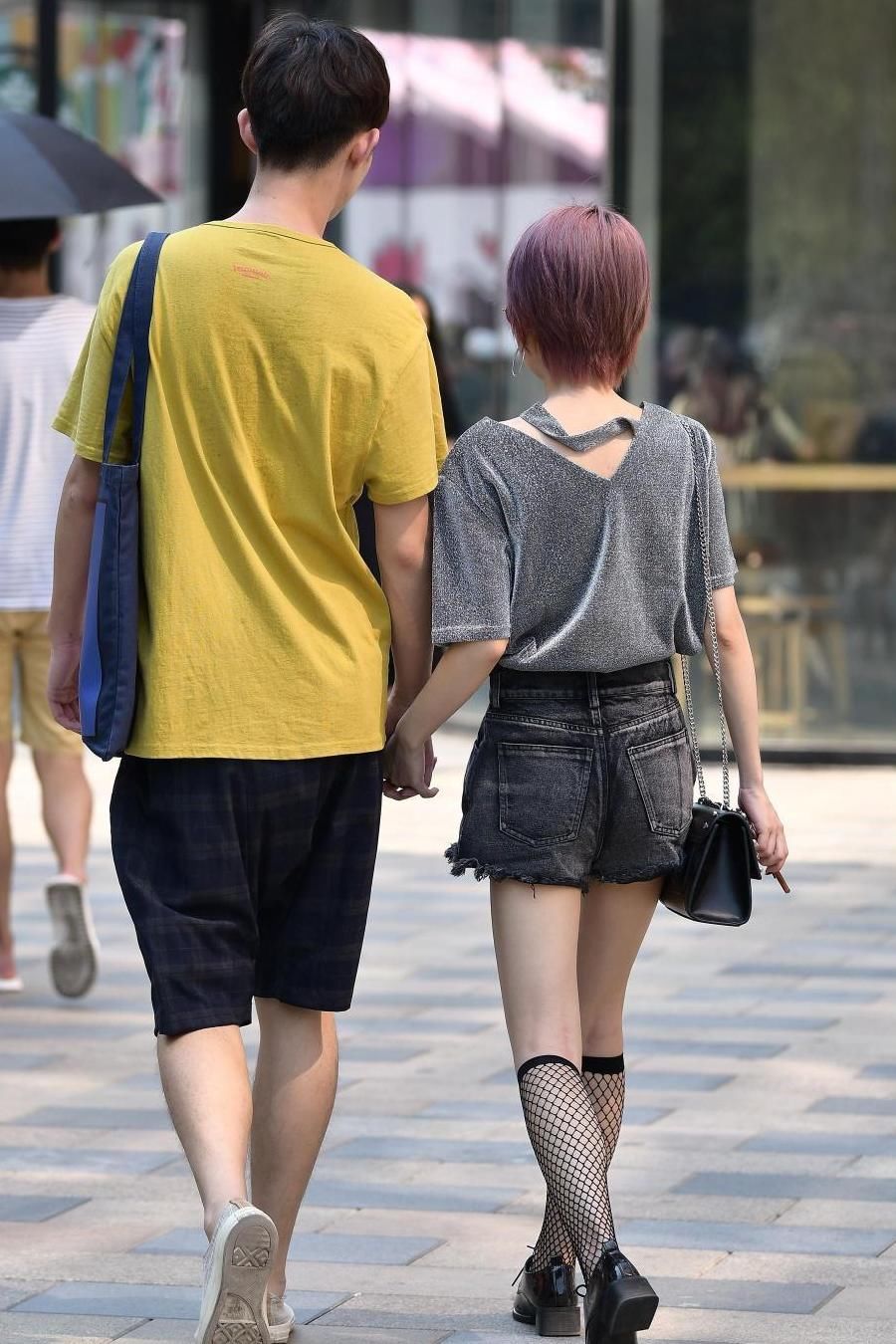 每一位穿着短裤的姑娘, 都会有自己的独特搭配魅力