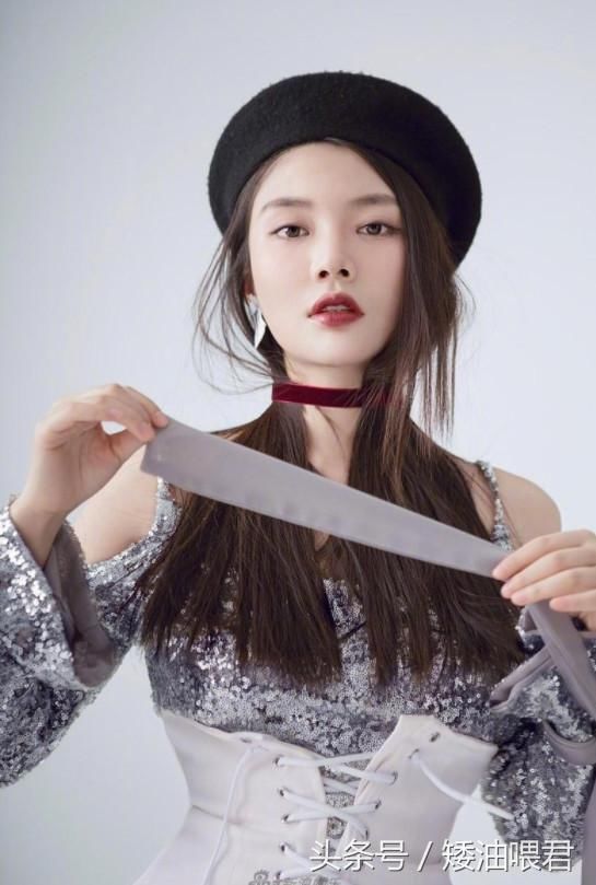 徐冬冬的鞋子绝了！加塑料带变防水靴，脚趾却露出来，还能防水？