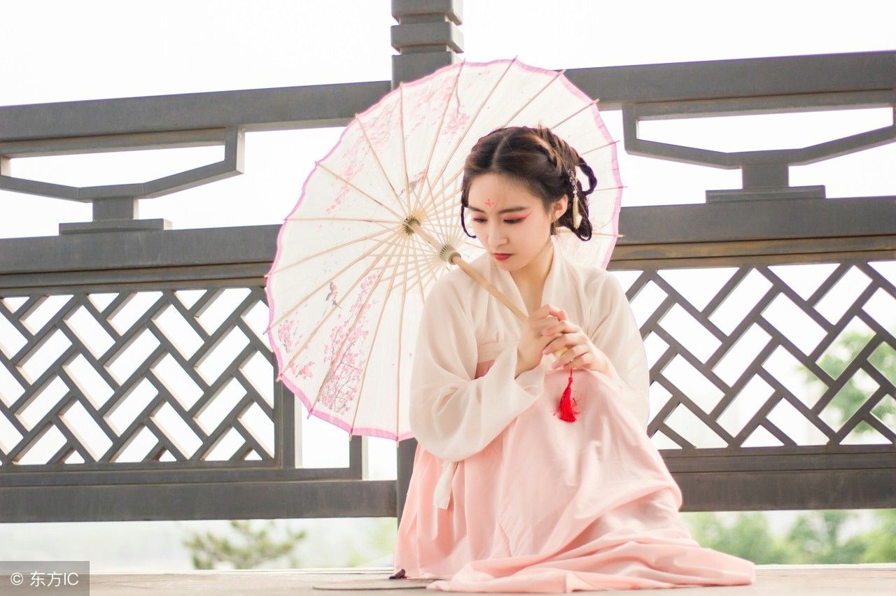 图片欣赏|一组汉服写图集，清新简约的复古发髻