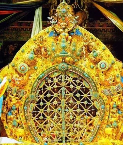 比故宫还壕的宫殿：厕所300年不打扫，最好的藏传文玩都在这儿