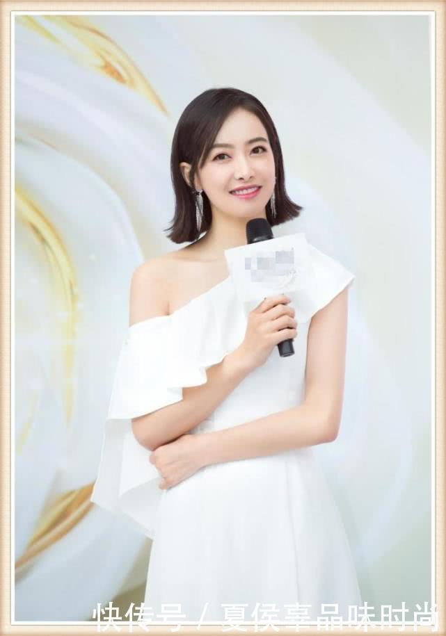 本以为宋茜穿斜肩白裙够美了,的但看到霍思燕才知道什么叫惊艳!!