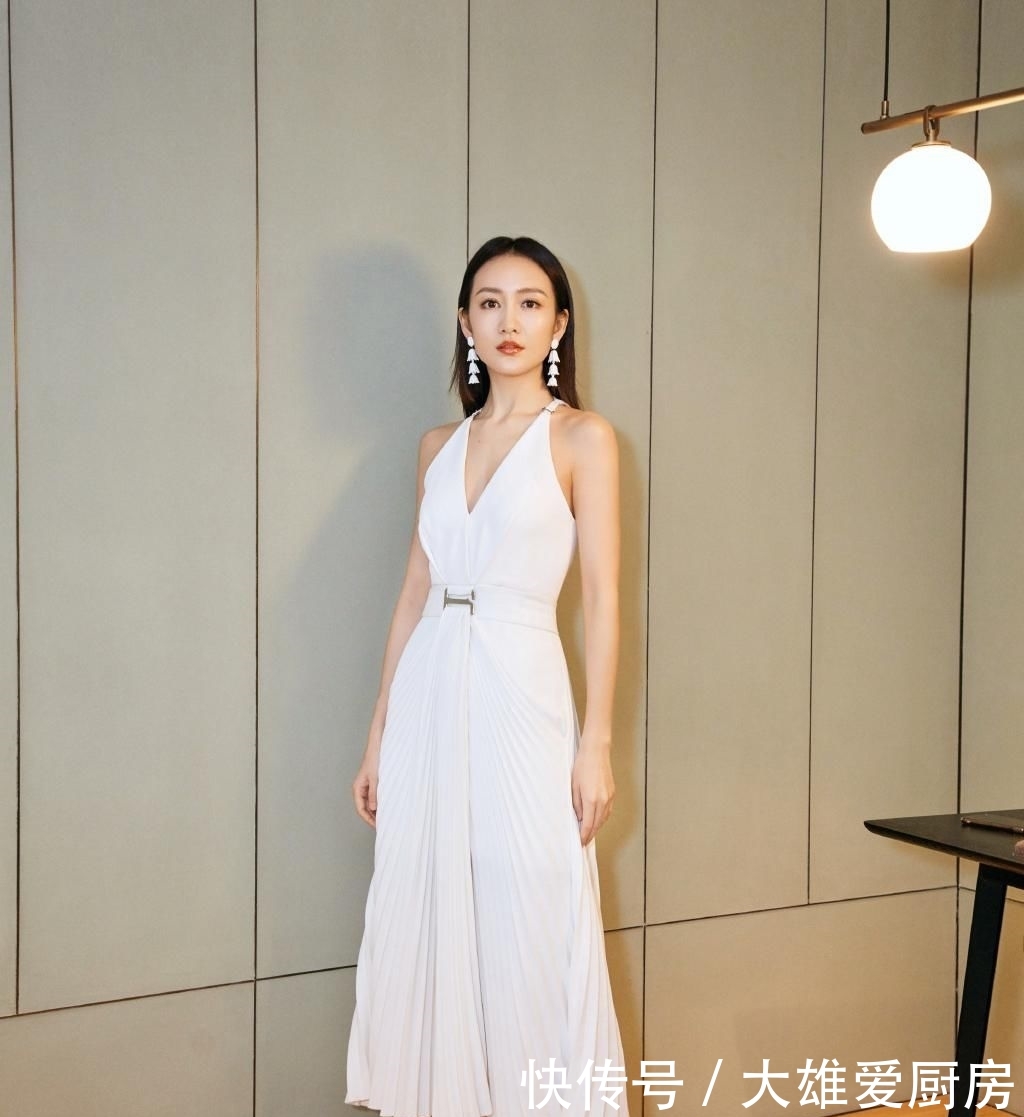 线条：同穿白色无袖礼服，输了年龄却赢了气质？，39岁张柏芝和37岁王鸥