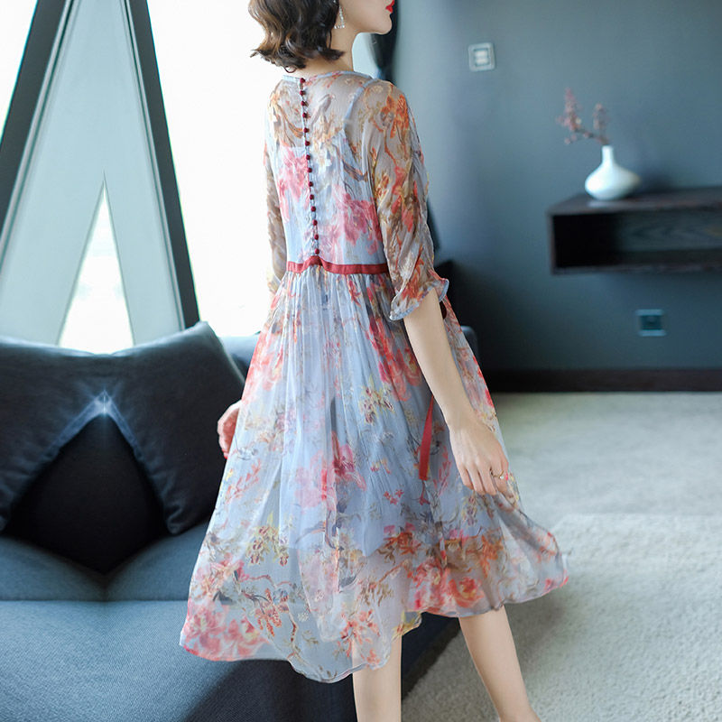 这裙子虽贵了点，但却美的惊艳，难怪老婆一口气买5件不心疼