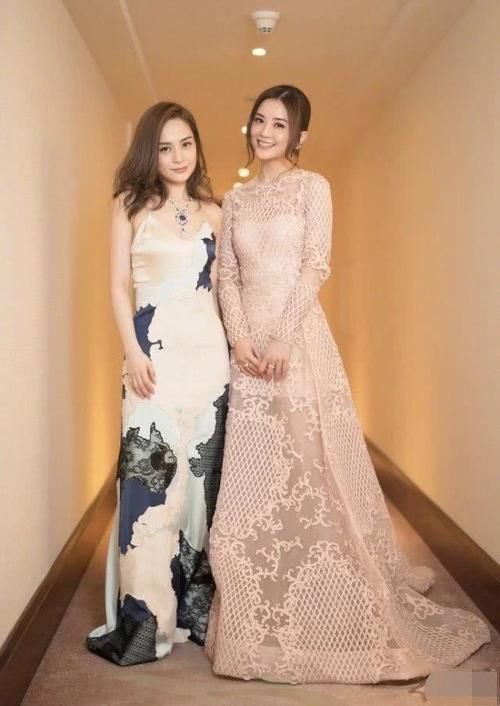  女人味■阿娇真是嫁对人了，39岁越发有女人味，傲人身材真“有料”
