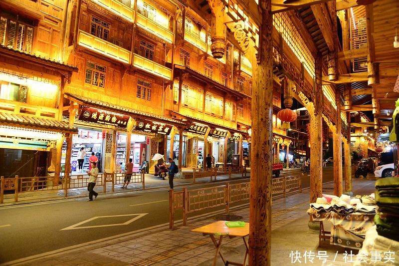 四川甘孜红军长征走过的地方磨西镇