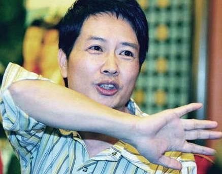 郑爽新恋情上热搜，宋祖德发微博怒怼，网友:人家谈恋爱关你啥事