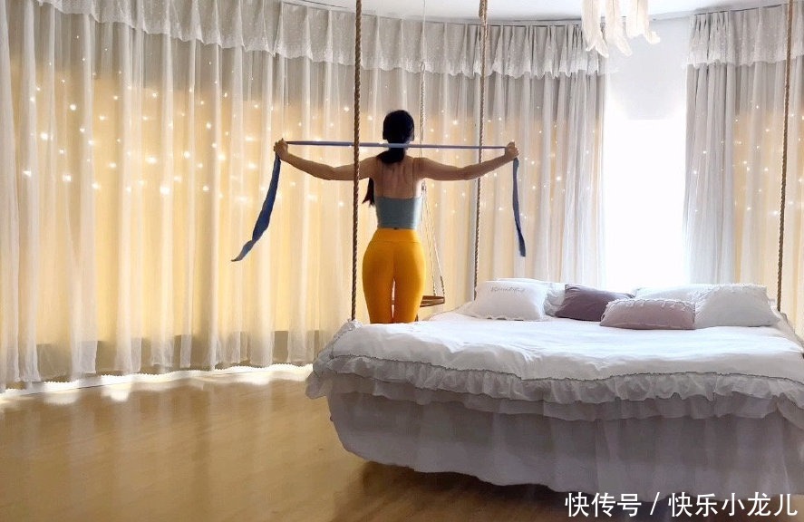  瑜伽|时尚穿搭：吊床上练瑜伽，你们见过吗？