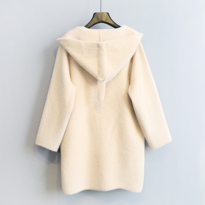 1米58的女人尽量少穿长外套，入秋就要这样穿，看着十分显高