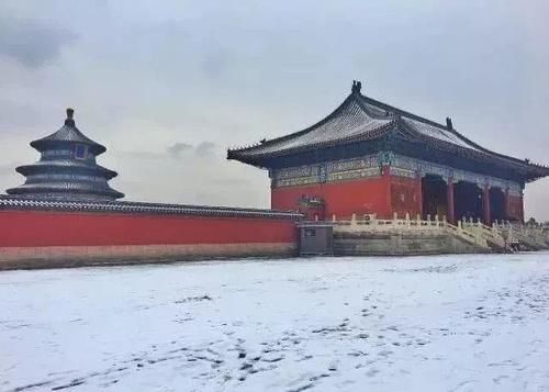 北京一场大雪，俘获了数千游客的心，吵着要去故宫看雪