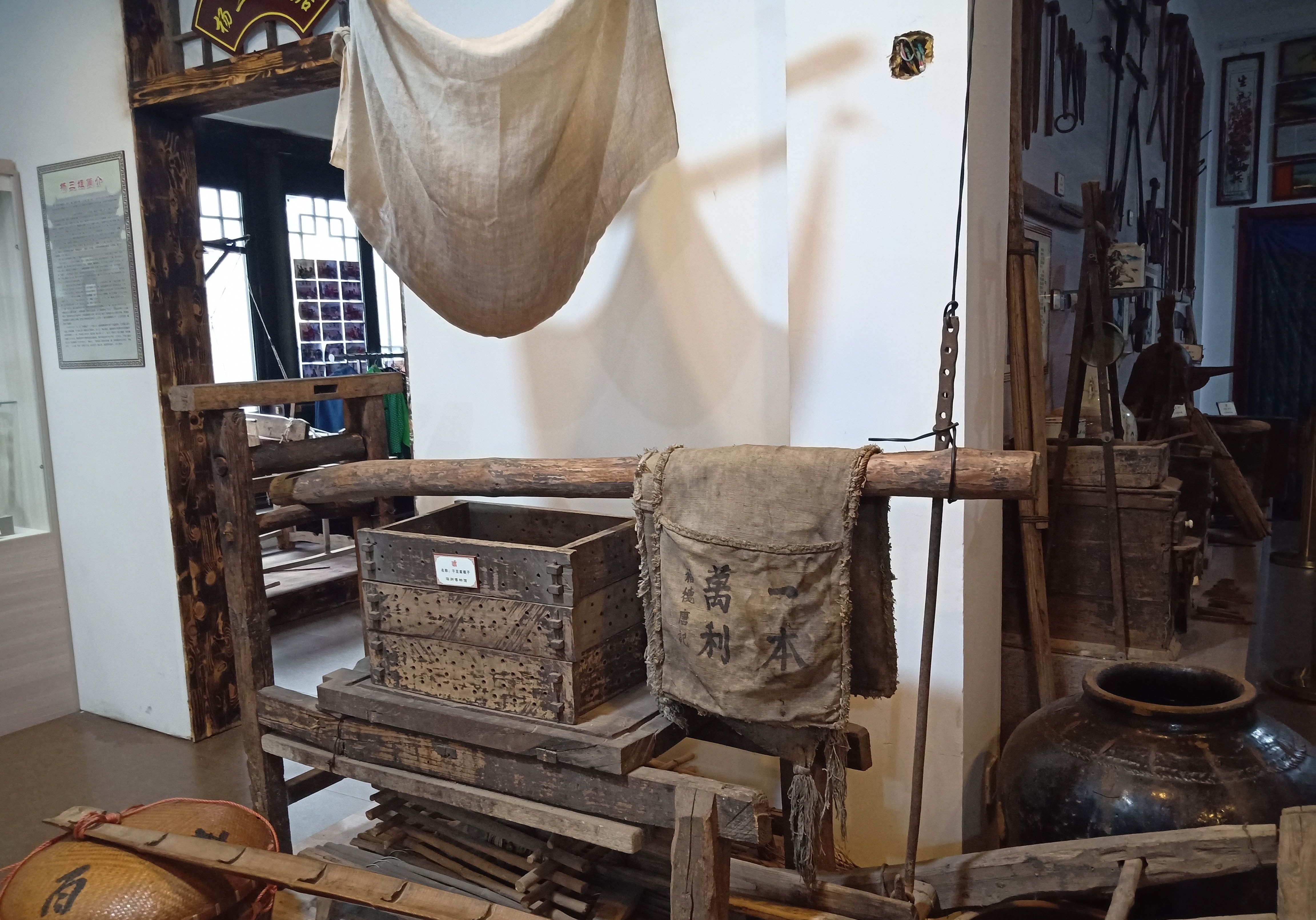 远去老物件20图，用过15件为地道农民，全用过应该向您竖起大拇指