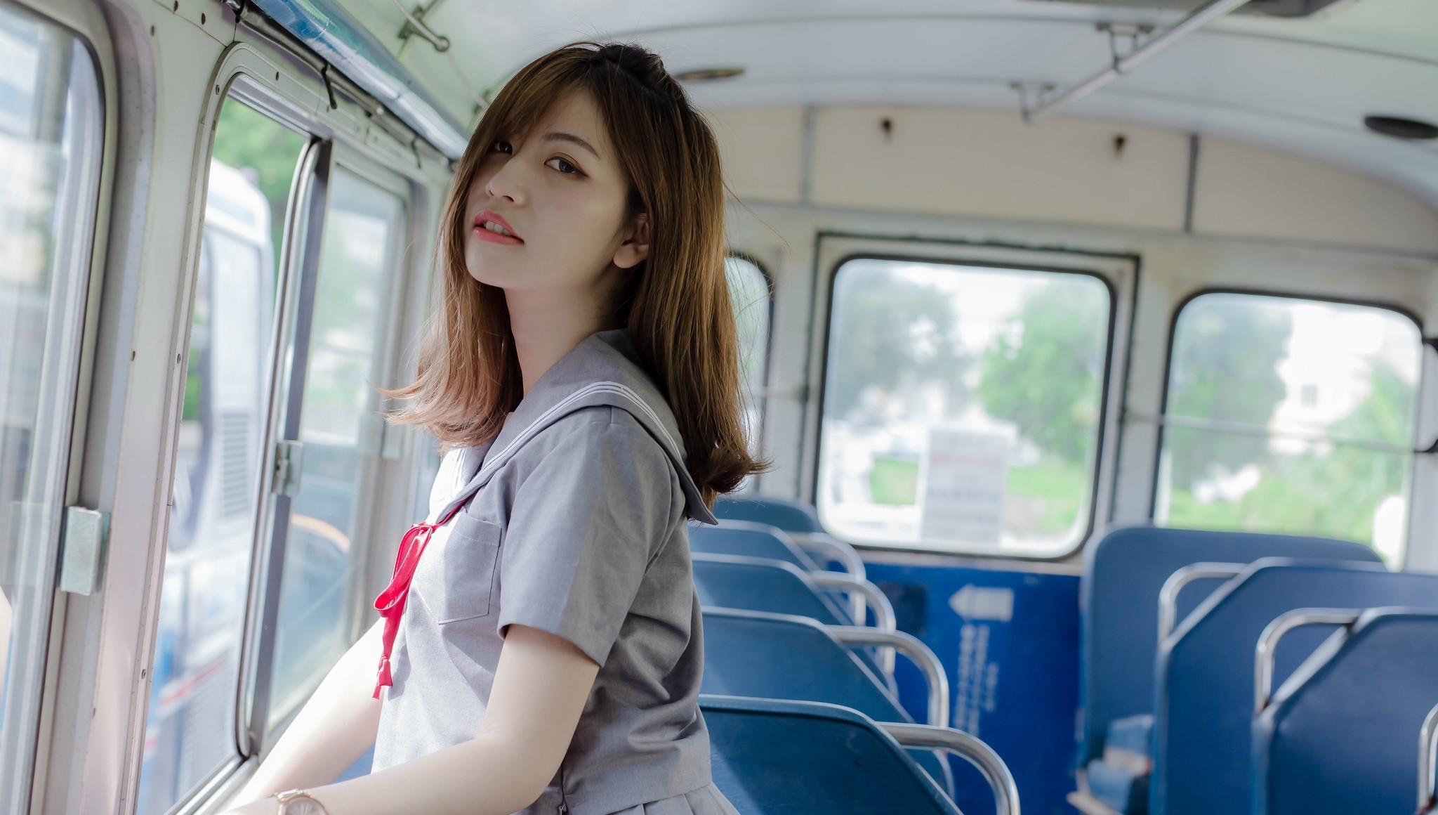  [写真]美女写真图集第56期：靓丽美女林温蒂校服写真上