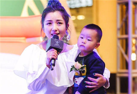 何洁怒斥媒体：垃圾东西！网友了解原因后纷纷愤怒