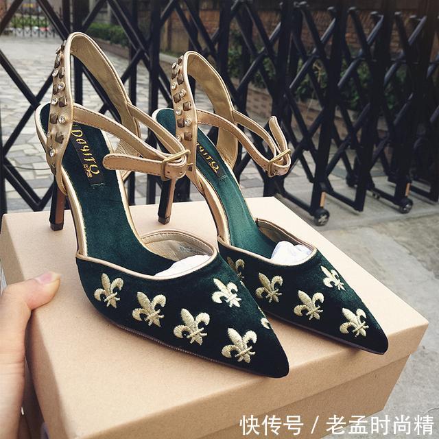 「尖头」尖头绑带系高跟鞋,时尚又女人味十足,彰显轻熟女的魅力