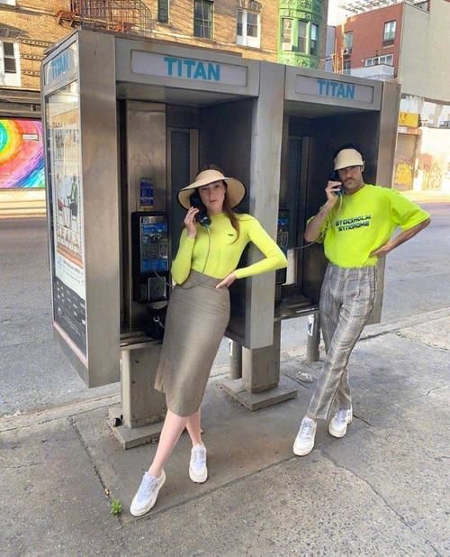  『上手』秀恩爱的正确打开方式，法国摄影师情侣的同色穿搭，简单好上手
