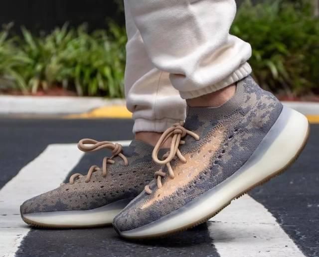  开启抽签发售：业务量挺大，Yeezy 380新＂Mist＂颜色29店摇签开售，速备案！