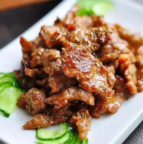  『精选』美食精选：爆炒麻辣鸡，剁椒烧鱼块，焦溜丸子，嫩炸牛肉