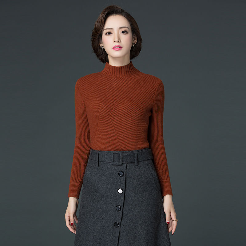 聪明的女人应该学会这样穿，新款羊绒衫+直筒裤，保暖显嫩美