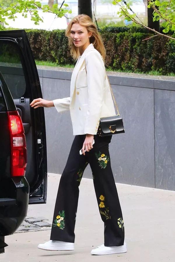 虽然难搞，但白色西装的美实在让人无法拒绝！