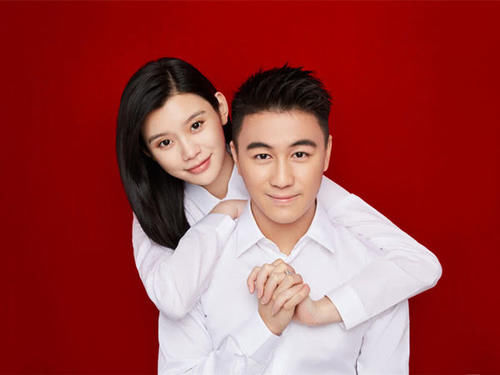 有种与众不同叫Papi酱的结婚证,别人都穿白