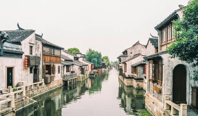 中国这座假古镇，打着不要门票的幌子欺骗游客