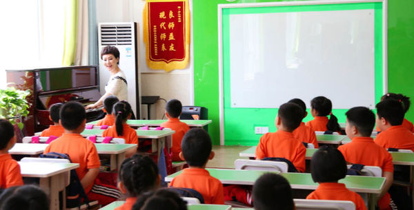 世界第69个国际儿童节,中国孩子献给战火中叙