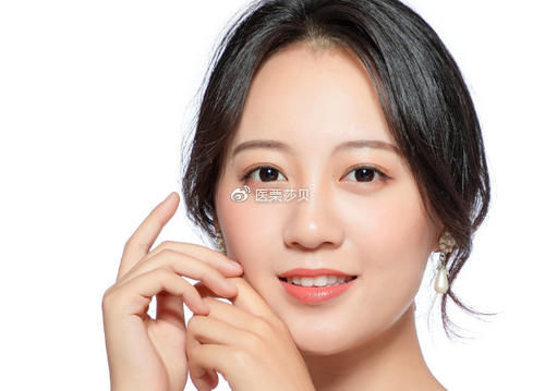  下巴手术：假体垫下巴能长期保持吗