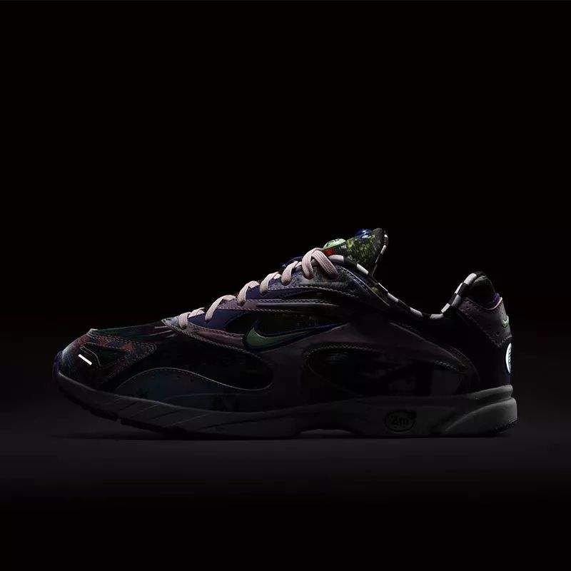 风骚更胜 Supreme 联名的火焰跑鞋,国内终于确定了发售日期!