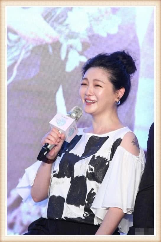 岁月不饶人！大s怎么变成这样子了？她笑起来简直比哭还难看