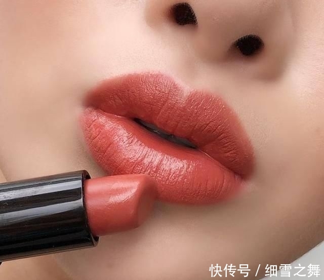  【焦糖】这8只焦糖砖红唇膏本季要收，过往断货的都重出江湖，错过就没有
