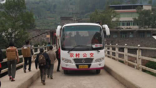 农村这4个位置的房子是“黄金地段”，农民占一处以后的生活不愁