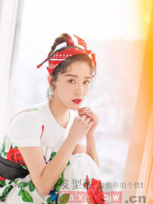 女生日常编发技巧 简单新颖更为巧妙时尚