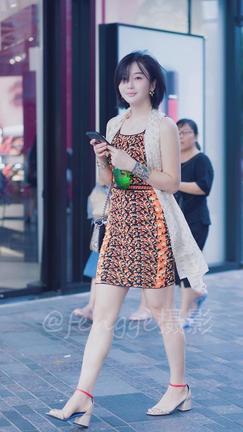 街拍：十张最新出炉的三里屯街拍，时尚、精彩、有看点