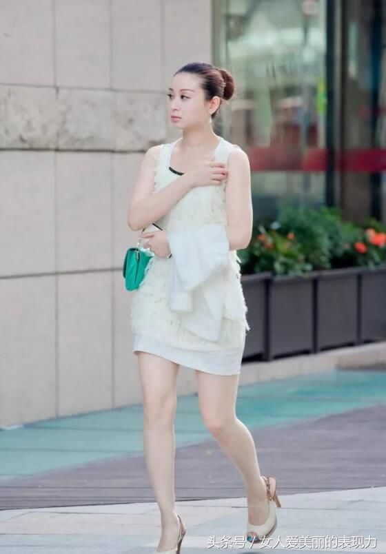 街拍:要说吸引人的打底裤，我觉得还是图3穿出了不一样的风格