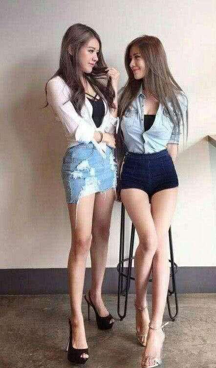 紧身裤穿出妹子的温婉女人味，更显性感美腿迷人的身姿