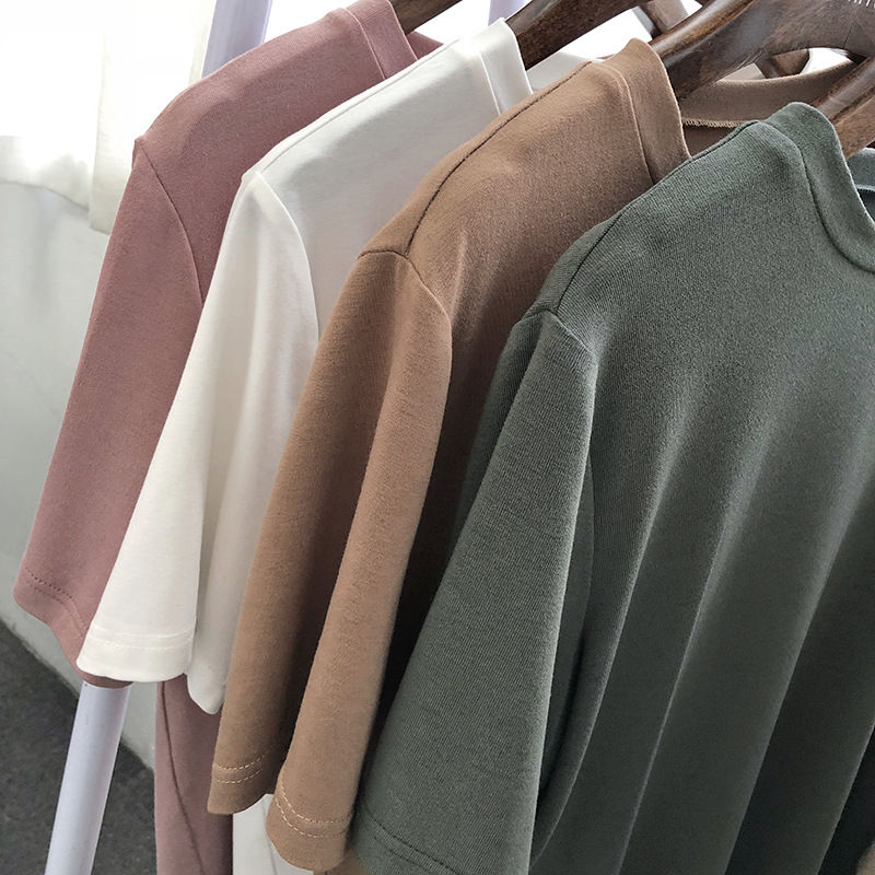 身材丰满的女人就穿紧身短袖，多穿下面这短袖衫，火到离谱