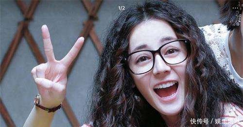 迪丽热巴穿金色深V鱼尾裙像极美人鱼，但是败在了一个细节