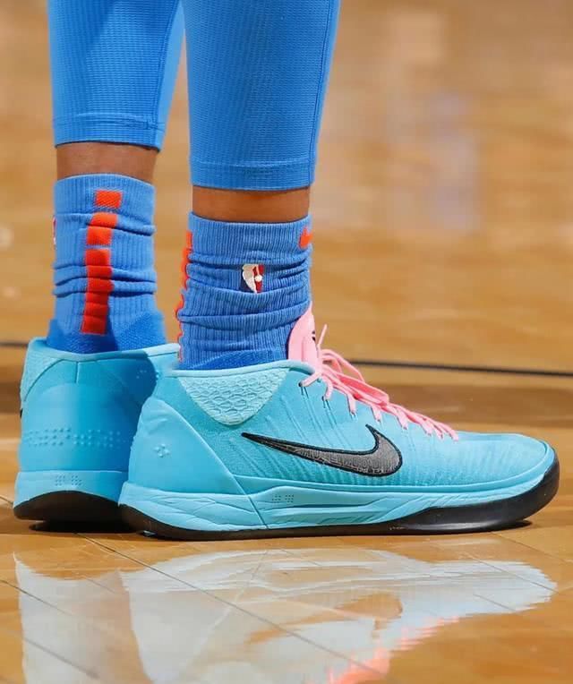  战靴@NBA球员上脚：亚历山大的球鞋，很多科比战靴和倒勾！