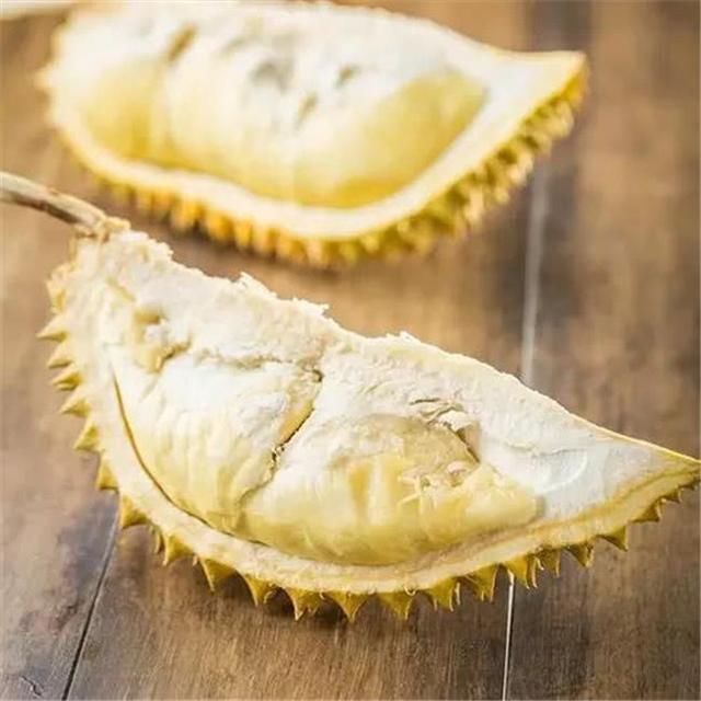 泰国榴莲大量滞销，卖不出去，当地商家却都说这都怪我们中国游客