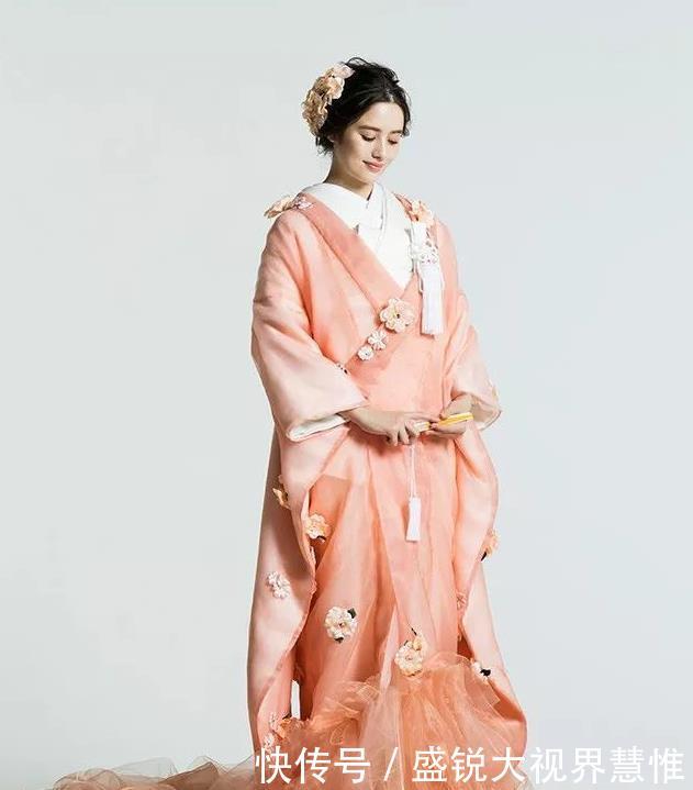  『改成』本以为韩服、和服改成婚纱已经够美，看到婚纱版汉服，彻底被征服