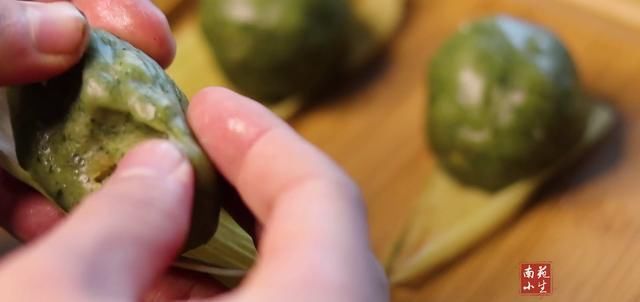  「柔软」教你用菠菜做青团,家家户户都可以做,Q弹软糯,柔软拉丝