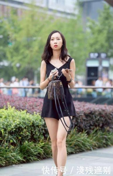 [ 凸显]回头率超高！，街拍：小姐姐性感短裙凸显好身材